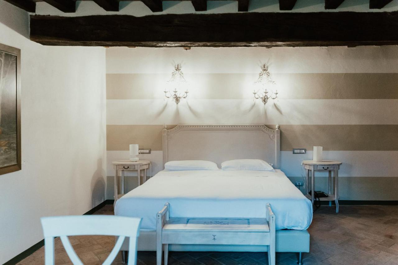 Locanda Del Re Guerriero San Pietro in Cerro Exteriör bild