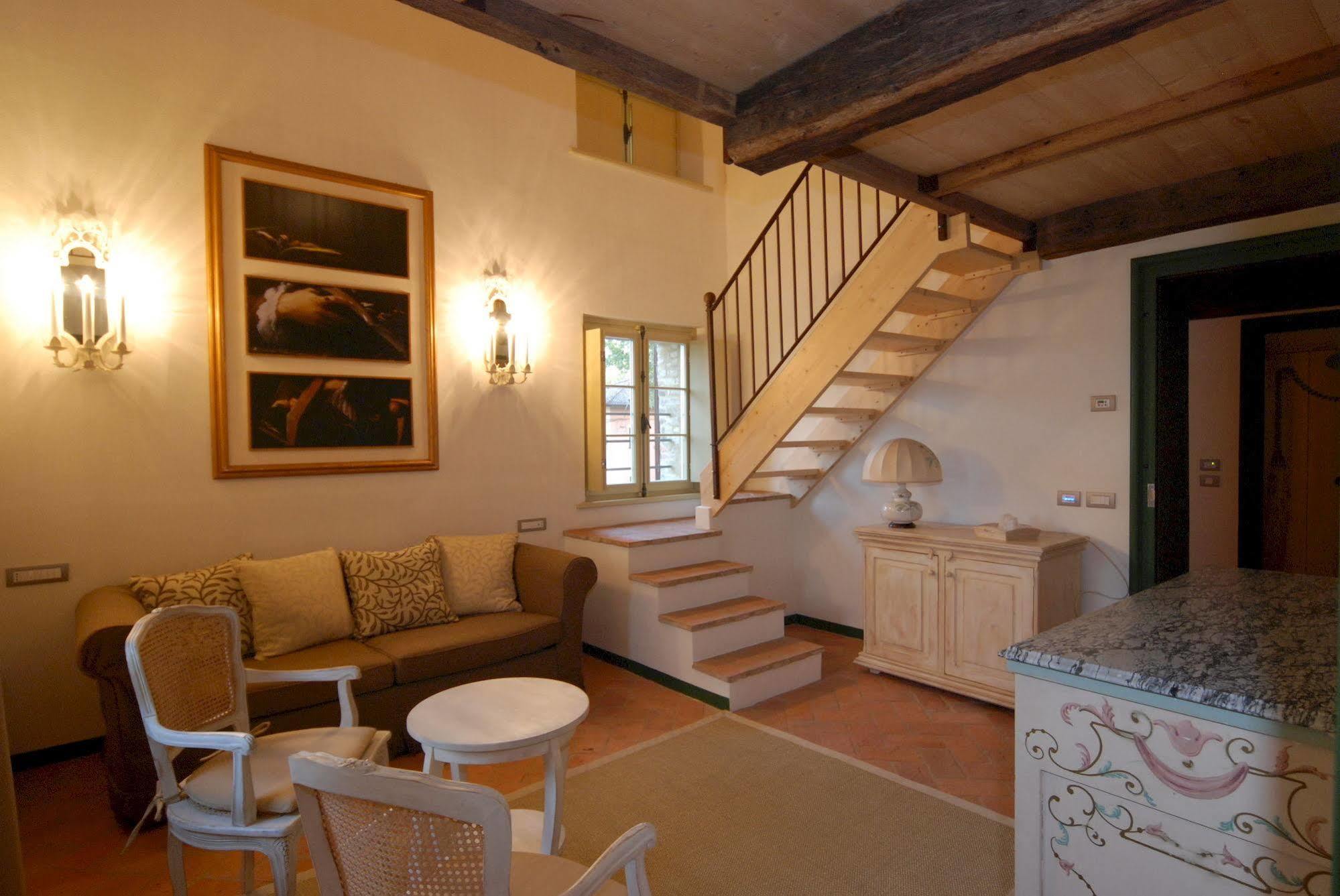 Locanda Del Re Guerriero San Pietro in Cerro Exteriör bild