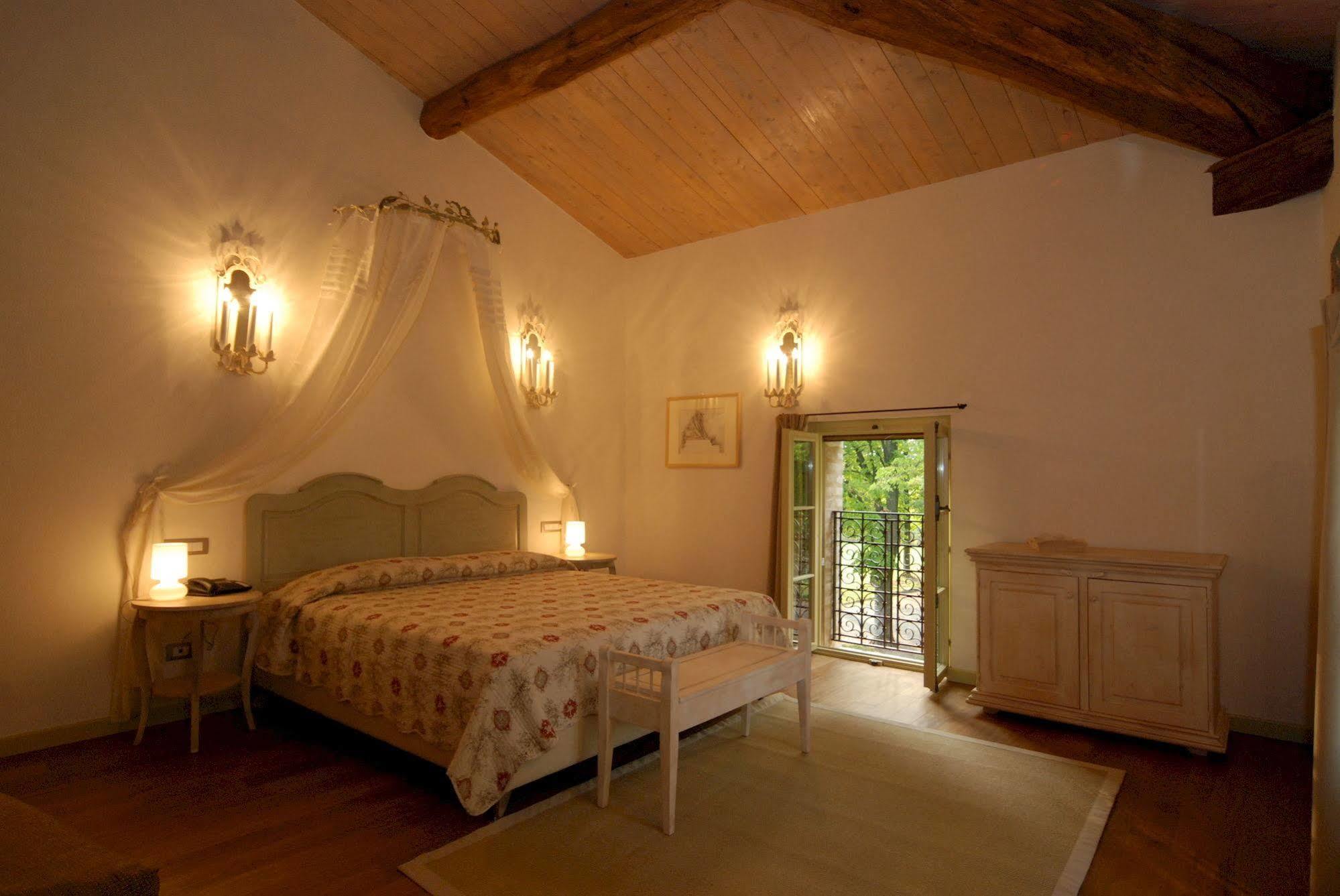 Locanda Del Re Guerriero San Pietro in Cerro Exteriör bild