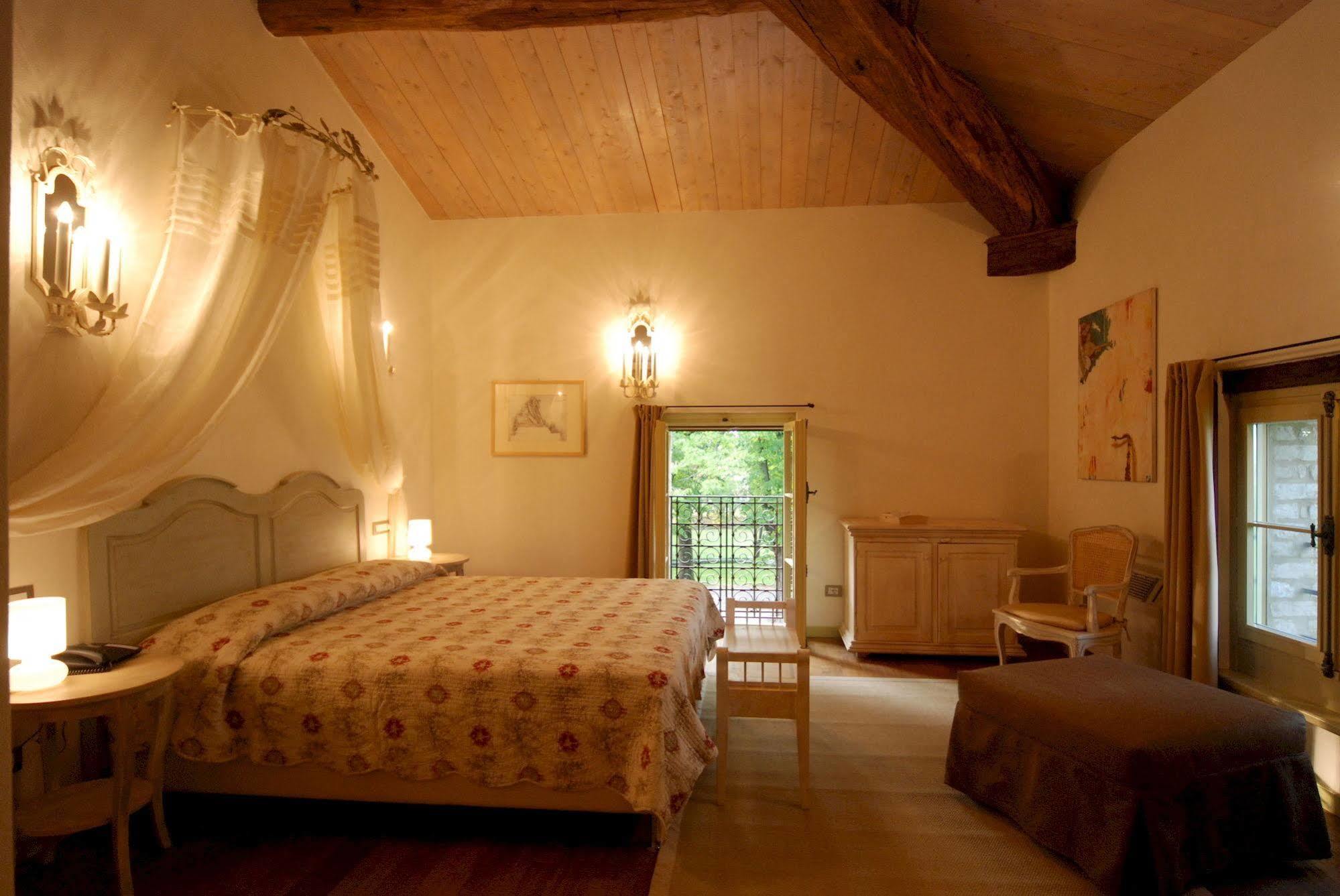 Locanda Del Re Guerriero San Pietro in Cerro Exteriör bild